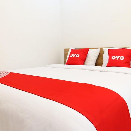 ホテル Oyo 1191 モナリザ レジデンス アンド カフェ パダン エクステリア 写真
