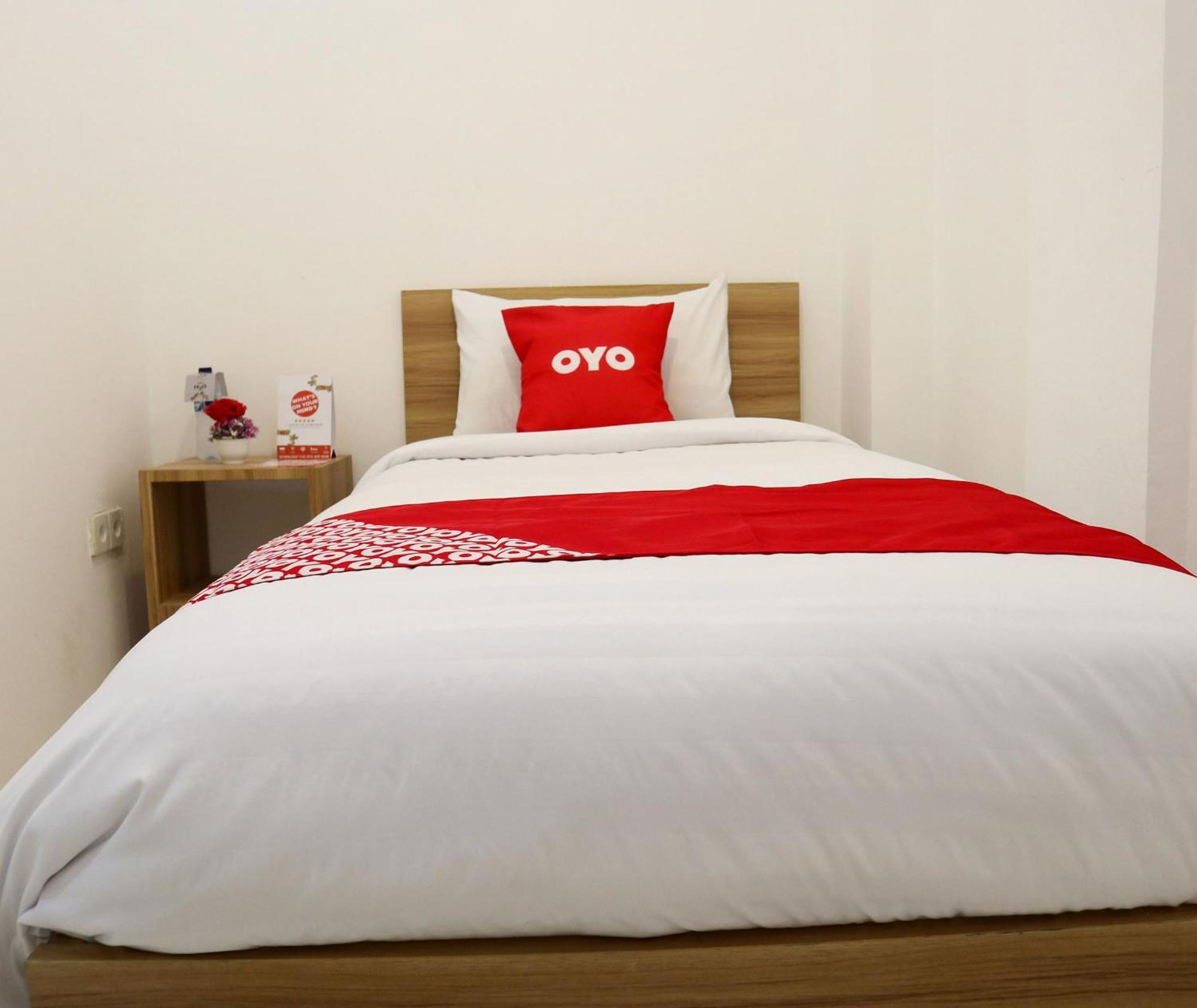 ホテル Oyo 1191 モナリザ レジデンス アンド カフェ パダン エクステリア 写真